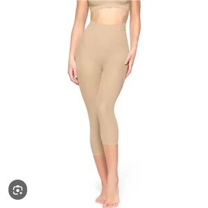 SKIMS EVERYDAY SCULPT
CAPRI STYLE: SH-CAP-2156
COLOR: CLAY